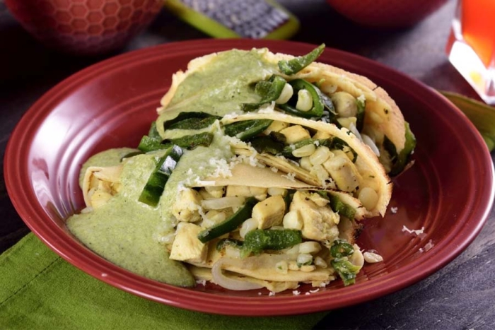 Crepas de pollo a la poblana, deliciosamente sencillas y fáciles de preparar