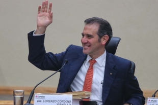 Lorenzo Córdova niega salir del país previo a marcha por defensa del INE