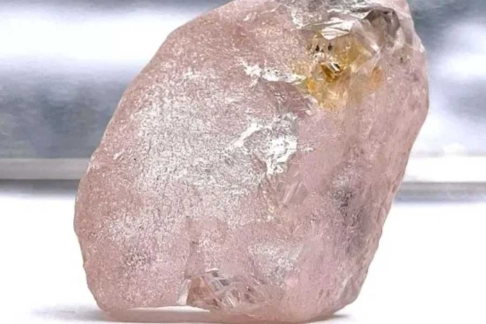 Hallan el diamante rosa más grande en 300 años
