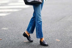 Jeans con mocasines, la tendencia que te hará lucir elegante este otoño 2023