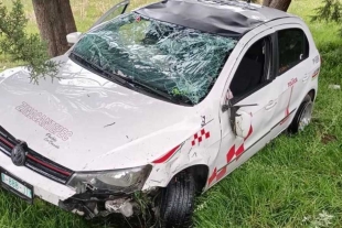 Taxi da vueltas y deja heridos a cinco en San Francisco Tlalcilalcalpan