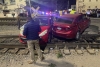 Dos autos arrollados al intentan ganarle el paso al tren en Toluca