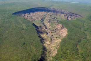 Sorprende &quot;Puerta del Infierno&quot; en Rusia: no deja de crecer