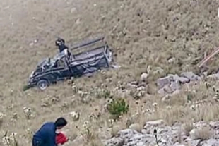 El impacto contra las rocas en la ladera provocó que varios pasajeros salieran proyectados