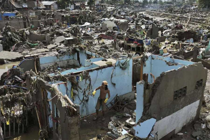 El tifón azotó el centro de Vietnam cuando la zona aún se estaba recuperando de más de una semana de inundaciones