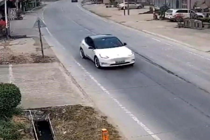 Un Tesla fuera de control mató a dos personas en China