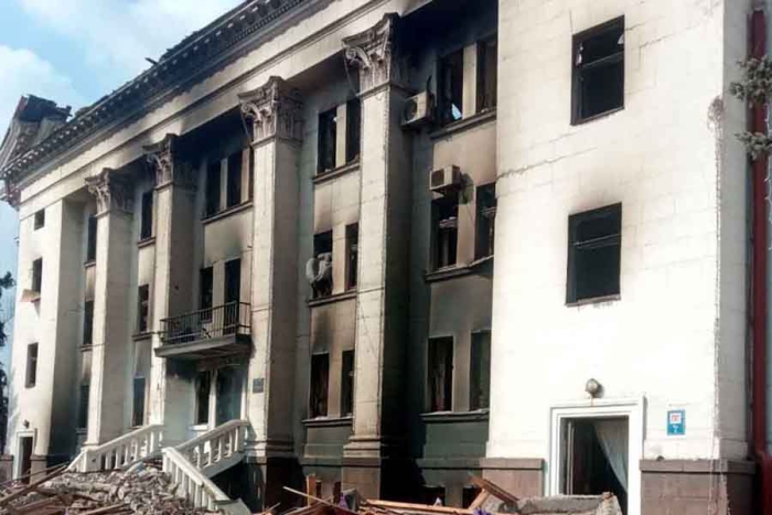 Rescatan a 130 personas en teatro de Mariúpol tras bombardeado de Rusia