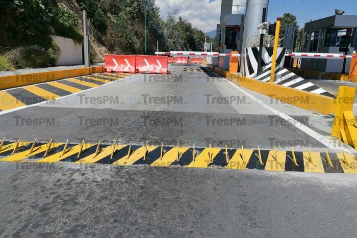 Instalan “poncha llantas&quot; en autopista Tenango-Ixtapan de la Sal
