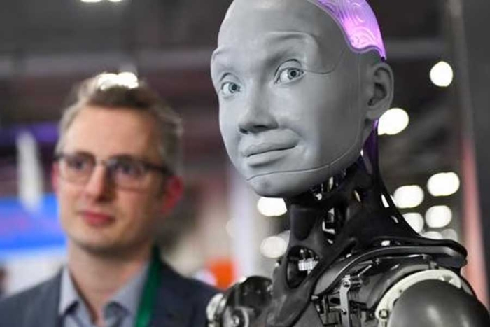 Ameca, el robot humanoide, lanza serias advertencias acerca de la inteligencia artificial