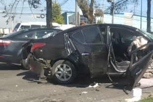 Aparatoso accidente automovilístico frente a Plaza Sendero