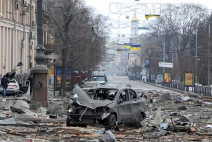 Rusia dispara 2 misiles sobre Ucrania y alcanzan edificio residencial; hay 17 heridos