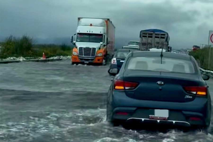 El cierre tomó por sorpresa a varios automovilistas, quienes afirmaron que no hubo aviso previo.