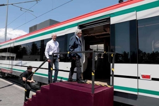 El presidente Andrés Manuel López Obrador, supervisa avance de obra del Tren Interurbano México–Toluca