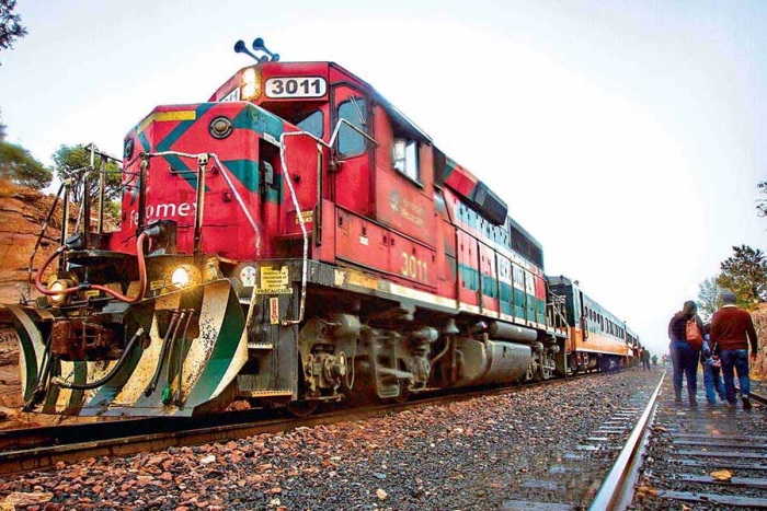 Ferromex frena operación de 60 trenes ante aumento de migrantes