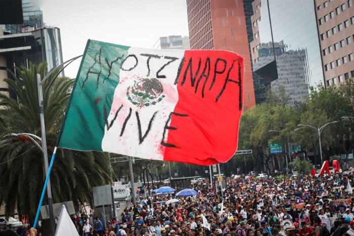 Buscan con noticias falsas reventar caso Ayotzinapa: AMLO
