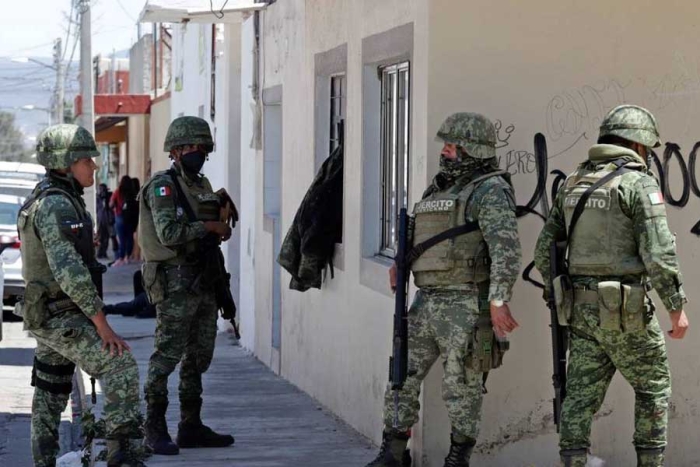 AMLO propone consulta sobre presencia del Ejército en las calles hasta 2028