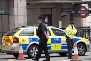 Policía londinense, acusada de racismo y homofobia