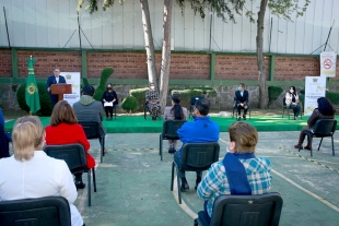 Alfredo Barrera inaugura cuarta sala de lactancia de UAEM