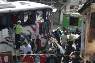 Asciende a 21 el número de personas fallecidas por accidente de autobús de pasajeros en Joquicingo