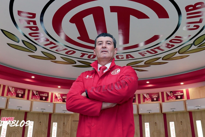 Chepo de la Torre es presentado en Toluca