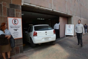 Legisladores mexiquenses piden evitar cobro en estacionamientos