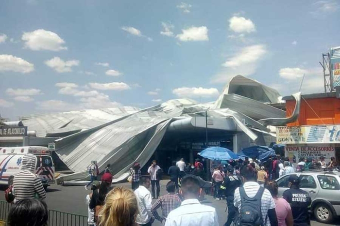 Fuertes vientos desprenden techumbre de Terminal de Autobuses de Atlacomulco