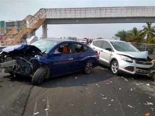 Carambola de 14 vehículos deja 7 lesionados en la México-Acapulco