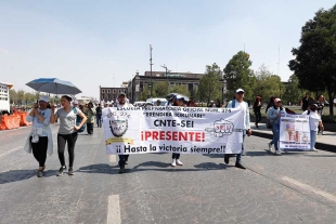 Los manifestantes se concentraron en Torres Bicentenario alrededor de las 11 de la mañana