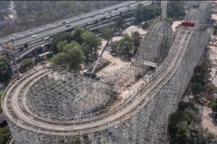 Fin de una época: desmantelan Montaña Rusa de la Feria de Chapultepec