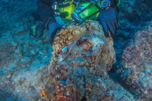 Descubren cabeza gigante idéntica a Hércules en el mar Egeo