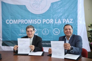 El abanderado de Morena-PT-PVEM se comprometió a que su gobierno será un promotor permanente de la paz