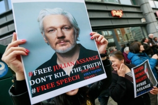 Aprueba justicia británica extradición de Assange a Estados Unidos