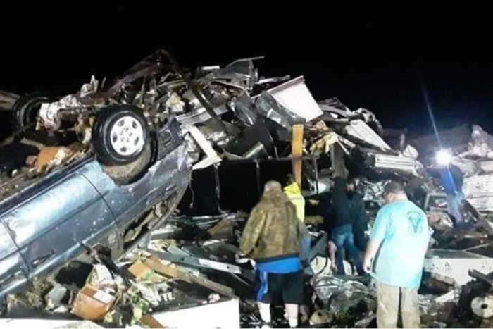 Al menos 50 muertos en Kentucky tras el impacto de una ola de tornados en Estados Unidos