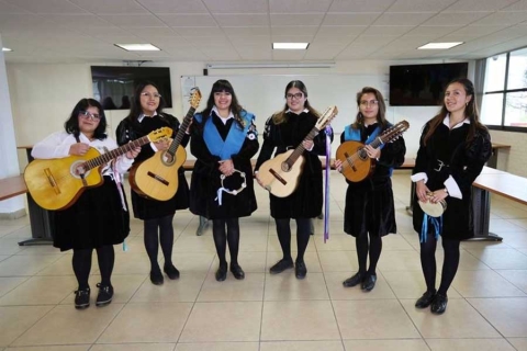 Tuna Femenil conjuga voz, tradición y talento musical del estudiantado de la UAEMéx