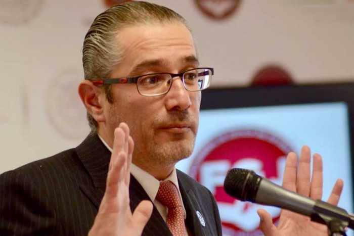 Durante una conferencia de prensa ofrecida por Gómez Sánchez, Pérez Espinoza lo confrontó públicamente