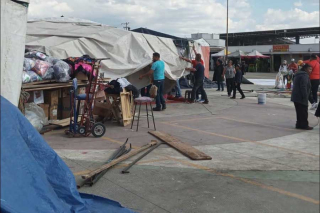 Cae lona sobre comerciantes en el mercado municipal de Ixtlahuaca