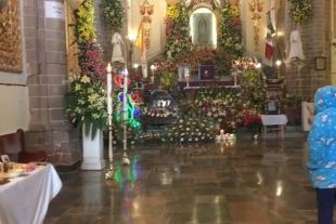 Festejan con luz, flores y música a la Virgen del Tepeyac en Gualupita