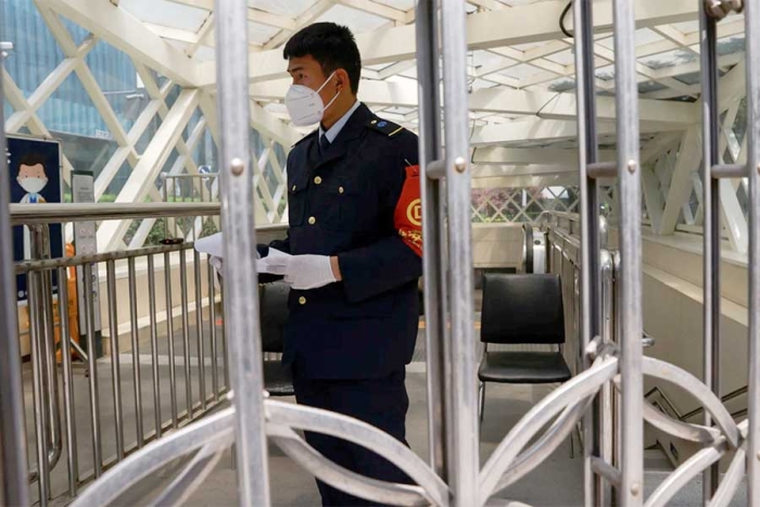 Beijing cierra estaciones de metro para frenar el COVID-19