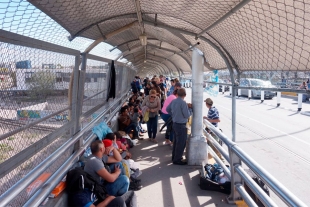 Sufren migrantes con bajas temperaturas