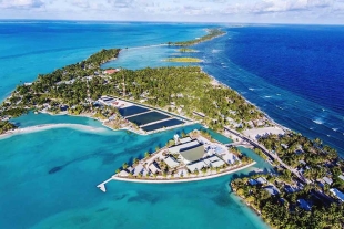 Esta curiosa nación se encuentra conformada por 33 atolones coralinos