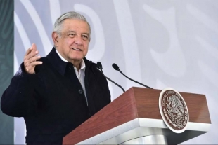 Confirma AMLO contagio por COVID-19