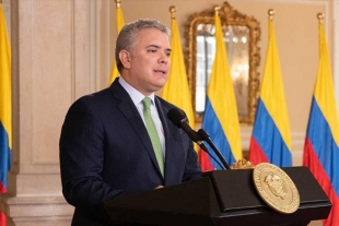 Presidente de Colombia se reúne con manifestantes