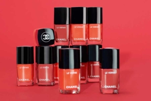 Chanel revela 17 nuevos tonos de su famoso esmalte de uñas