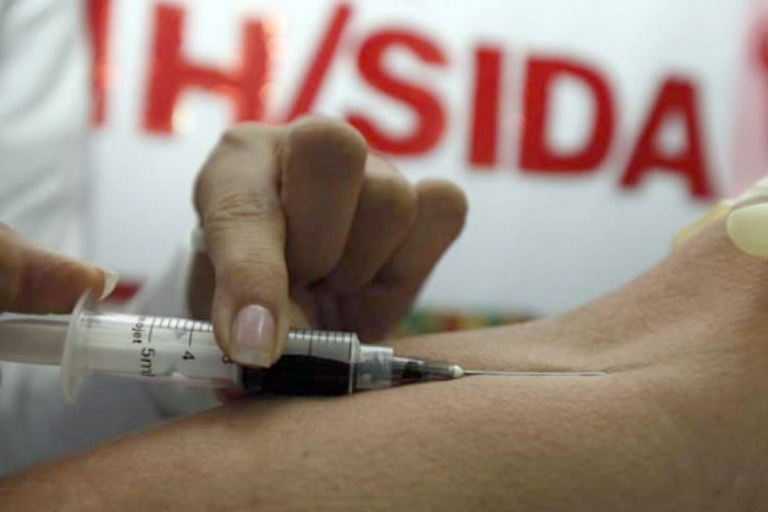 Mexicano crea vacuna contra el VIH; su nombre es Max Medina Ramírez