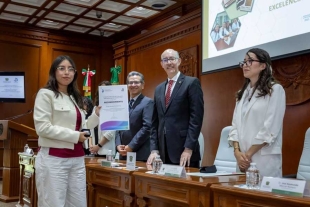 Barrera Díaz comentó que este acto es motivo de gran orgullo para la Autónoma mexiquense