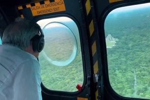 Supervisa AMLO obras del Tren Maya desde helicóptero