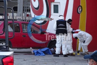 Asesinan a un hombre por robarle camioneta en Metepec