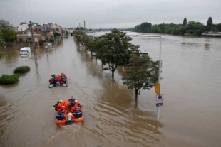 Cierran escuelas por inundaciones en Francia