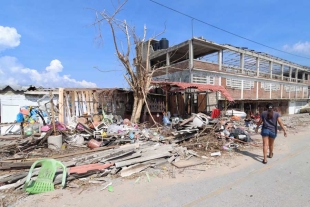 Suman 47 muertos y 53 desaparecidos tras impacto de Otis en Guerrero: AMLO