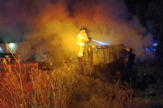 Incendio en taller de Metepec moviliza a bomberos; no hay lesionados